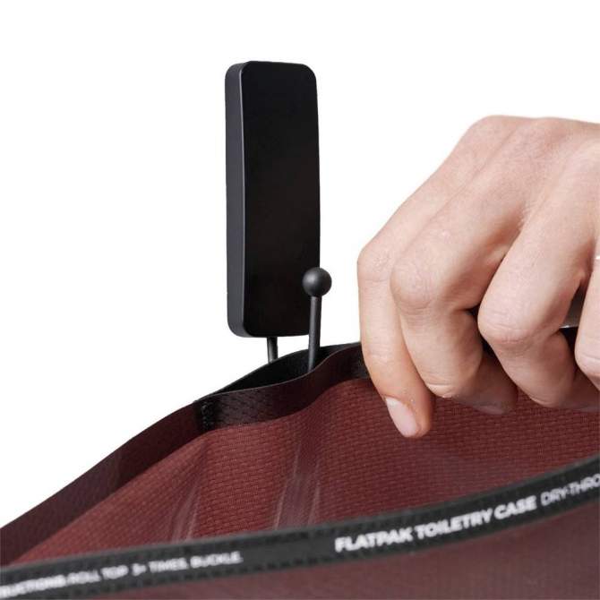 Matador FlatPak Zipper Toiletry Case C, бордовая