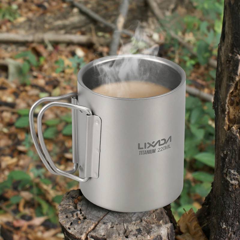 Во всех обзорах посуды для походов присутствуют обязательные атрибуты - чашка и миска